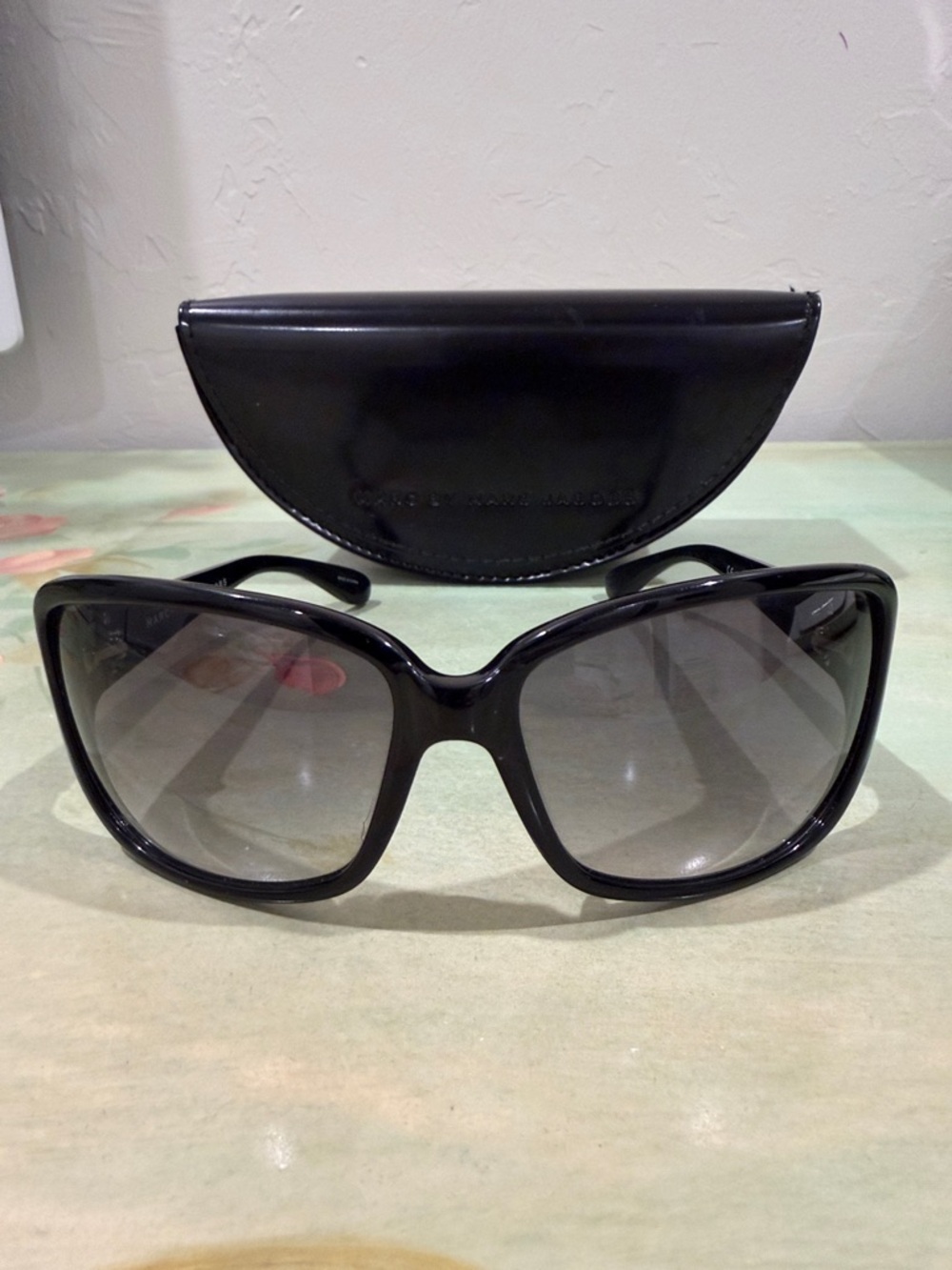 Marc by Marc Jacobs Women’s Sunglasses with Case